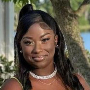 Meet your Posher, Celeste